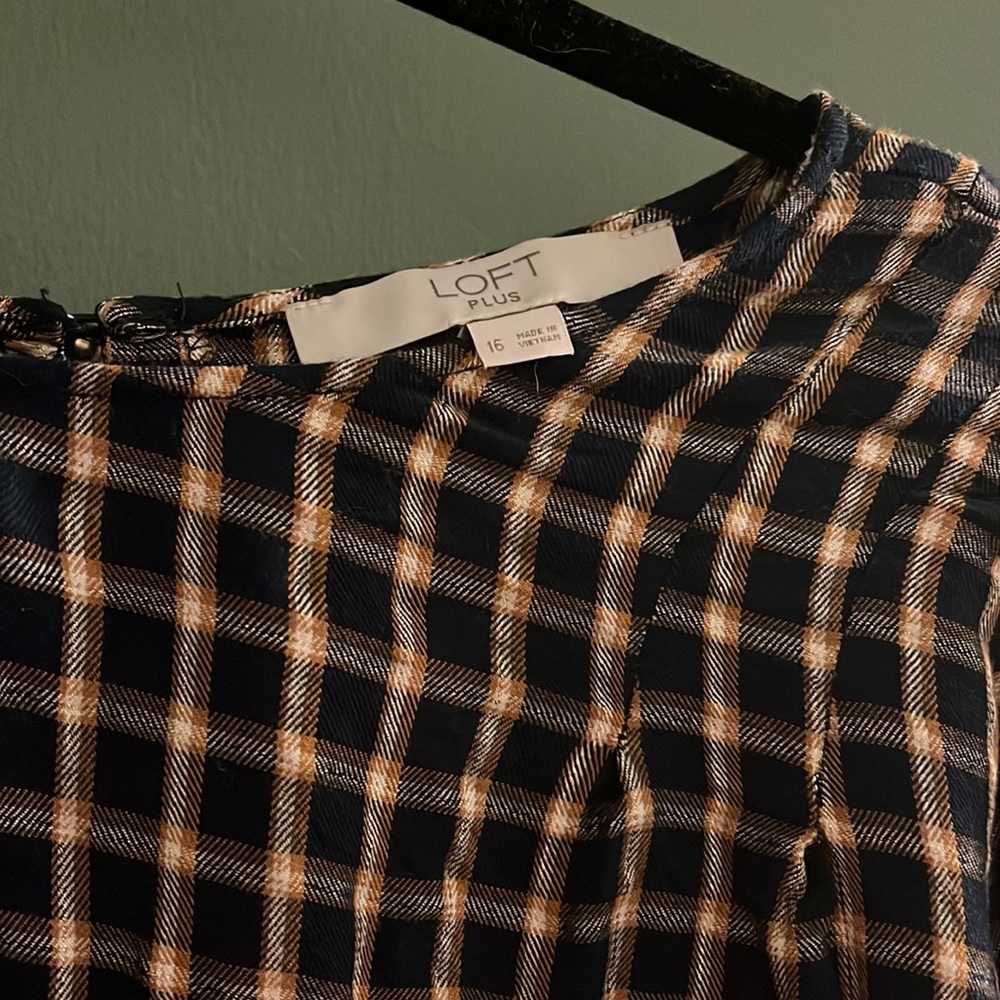 Loft plus sized blouse - Picture 2 of 3